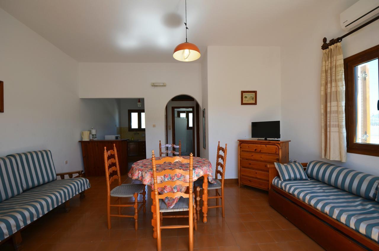 Madoupa Beach Apartments 오르노스 외부 사진